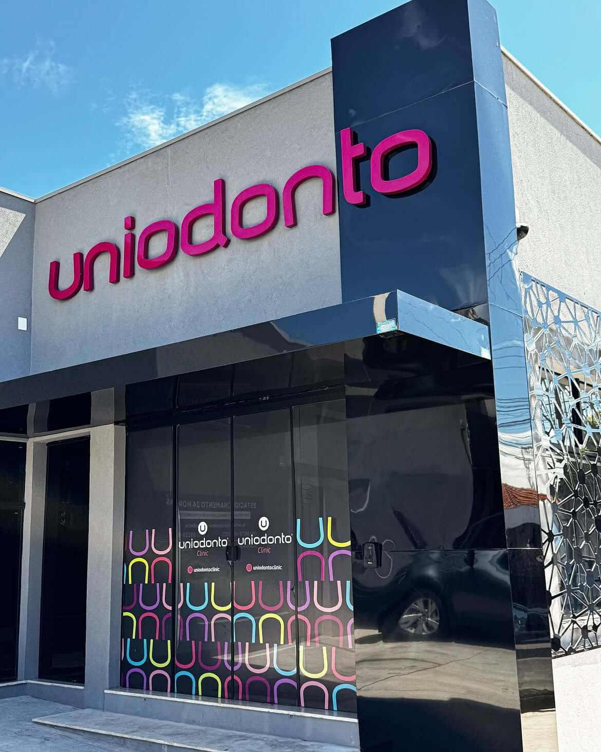 Fachada da Uniodonto Clinic, clínica própria em Araraquara